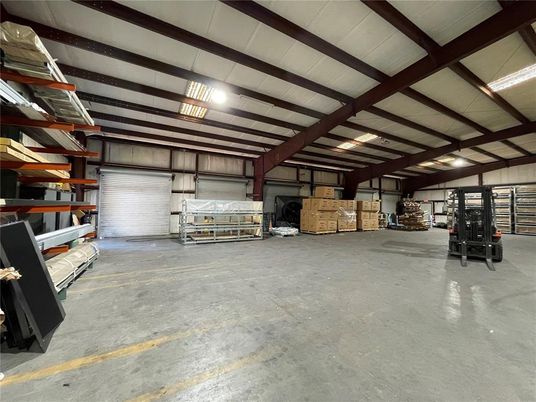 Garage, Interior, Wooden Beams