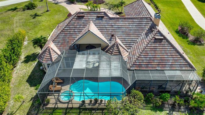 Exterior, Drone