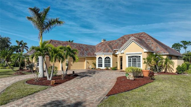 Attached, Backyard, Exterior, Facade, French Provincial