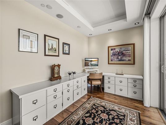 Interior, Recessed Lighting, Wood Texture Flooring