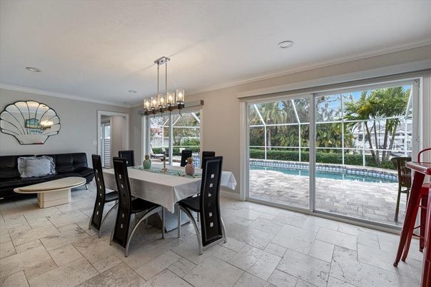 Dining room, Interior, Pendant Lights, Pool, Recessed Lighting