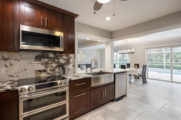 Dining room, Interior, Kitchen, Pendant Lights, Recessed Lighting, Stainless Steel Appliances