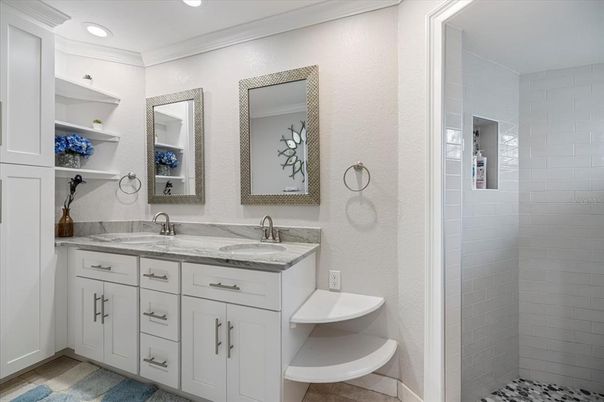 Bathroom, Dual Sink Vanities, Interior, Recessed Lighting