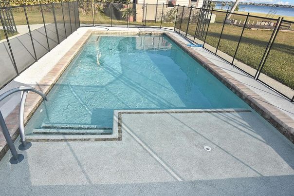 Interior, Pool, Sun Room
