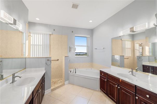 Bathroom, Dual Sink Vanities, Interior, Recessed Lighting