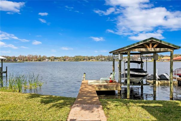 Exterior, Lake