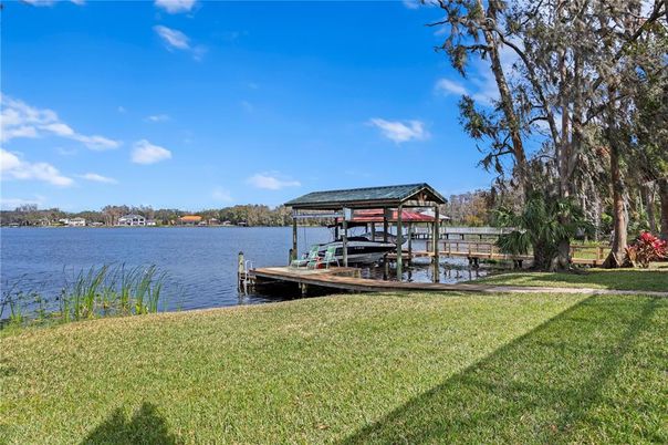 Exterior, Lake