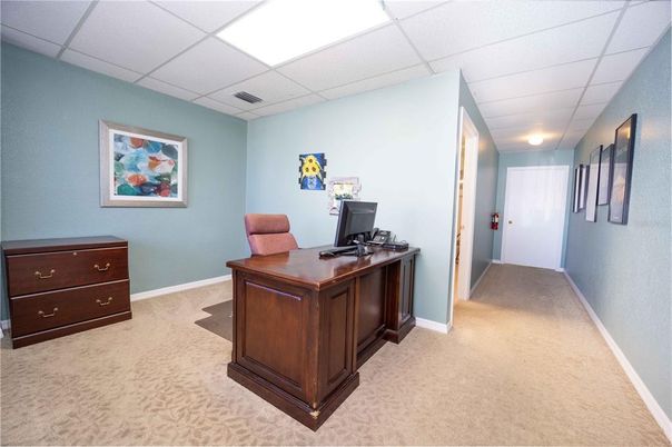 Home Office, Interior
