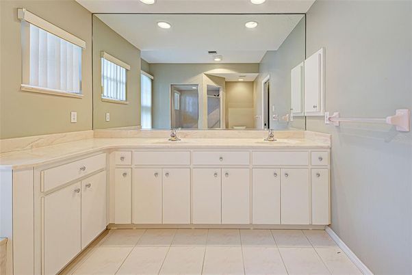 Bathroom, Dual Sink Vanities, Interior, Recessed Lighting