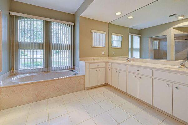 Bathroom, Dual Sink Vanities, Interior, Recessed Lighting