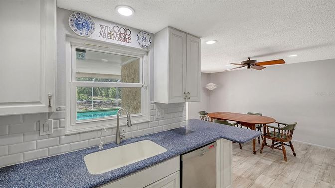 Dining room, Interior, Kitchen, Recessed Lighting, Wood Texture Flooring