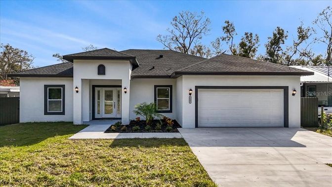 Attached, Exterior, Facade, Ranch