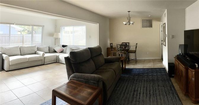Chandelier, Dining room, Interior, Living room