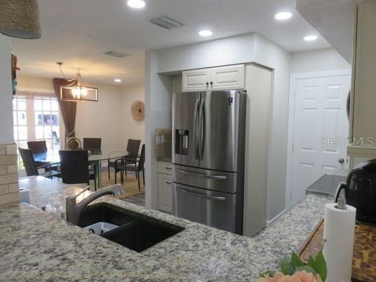 Dining room, Interior, Kitchen, Pendant Lights, Recessed Lighting, Stainless Steel Appliances