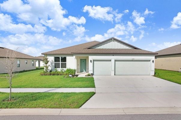 Attached, Exterior, Facade, Ranch