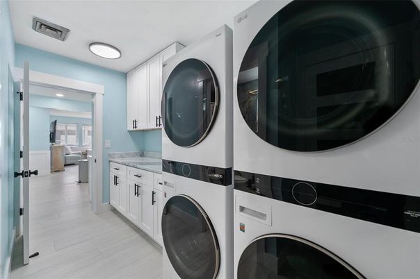 Interior, Recessed Lighting, Utility Closets, Washer, Wood Texture Flooring