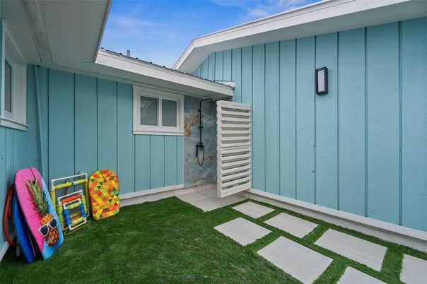 Backyard, Exterior