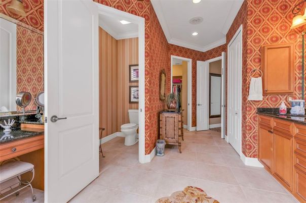 Bathroom, Interior, Recessed Lighting