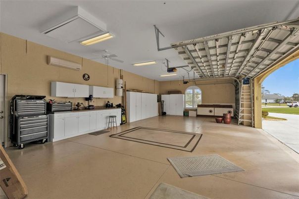 Garage, Interior