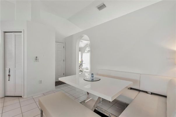 Dining room, Interior