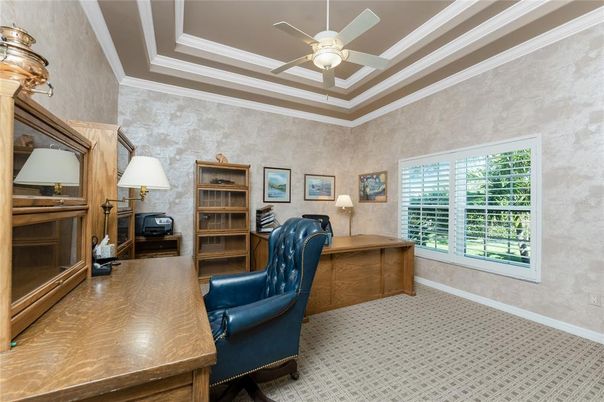 Home Office, Interior