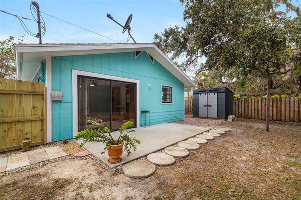 Backyard, Exterior
