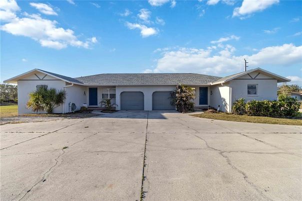 Attached, Exterior, Facade, Ranch