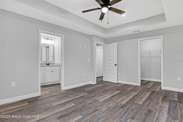 Bathroom, Empty room, Interior, Walk-in Closets, Wood Texture Flooring