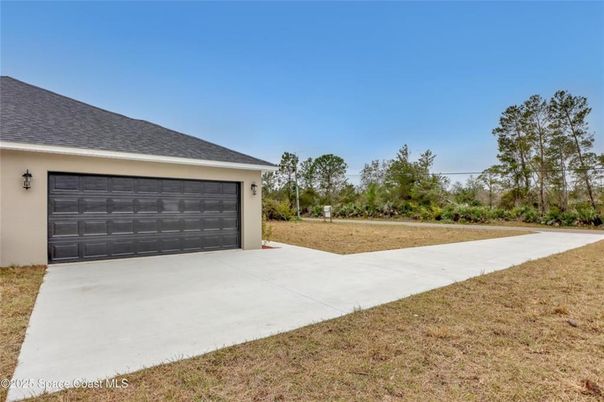 Backyard, Detached Garage, Exterior
