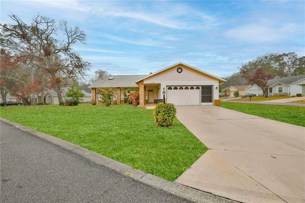 Attached, Exterior, Facade, Ranch
