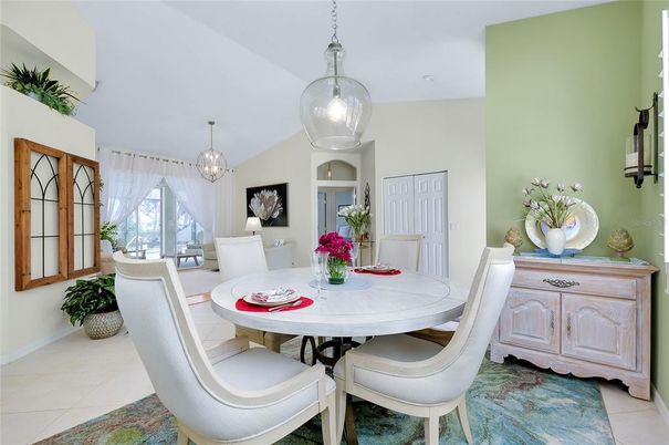 Dining room, Interior, Pendant Lights