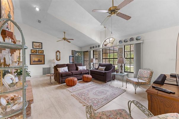 Interior, Living room, Pendant Lights, Recessed Lighting
