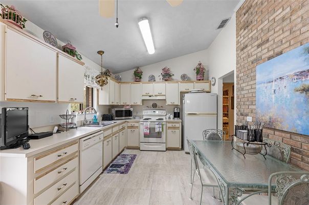 Dining room, Interior, Kitchen, Pendant Lights, Stone Walls