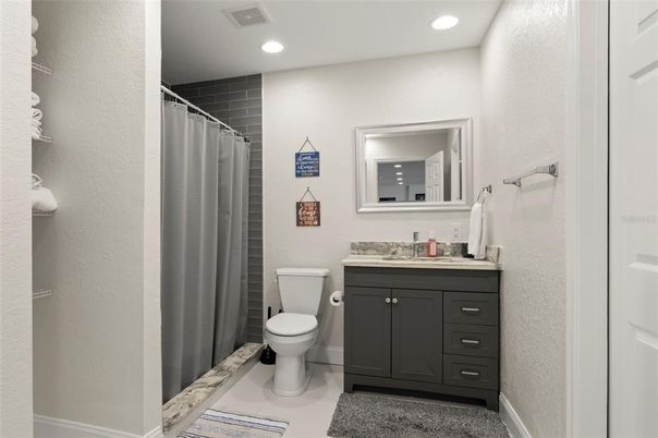 Bathroom, Interior, Recessed Lighting