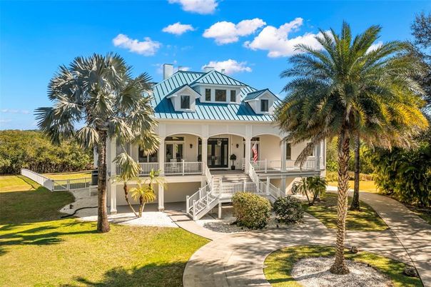 Backyard, Exterior, Facade, Queen Anne Victorian