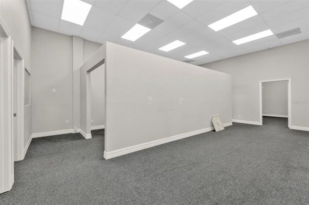 Empty room, Interior, Recessed Lighting