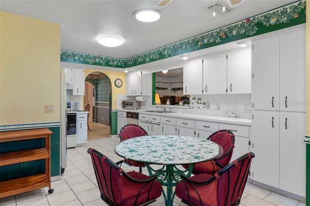 Dining room, Interior, Kitchen, Recessed Lighting