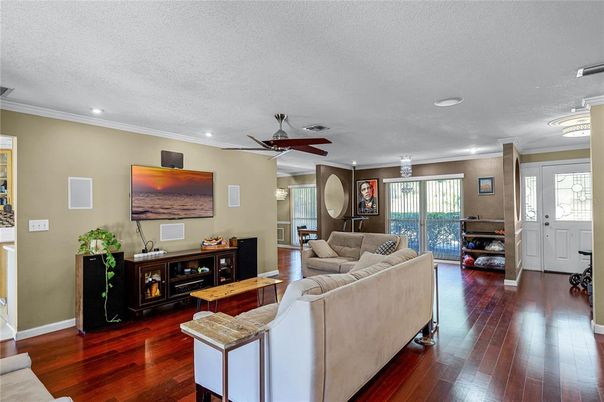 Interior, Living room, Recessed Lighting, Wood Texture Flooring