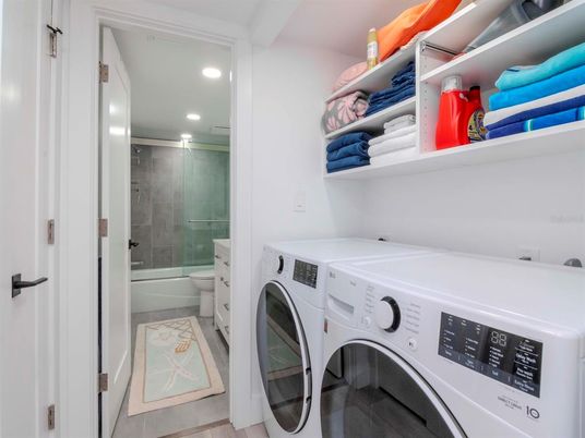 Bathroom, Interior, Recessed Lighting, Washer