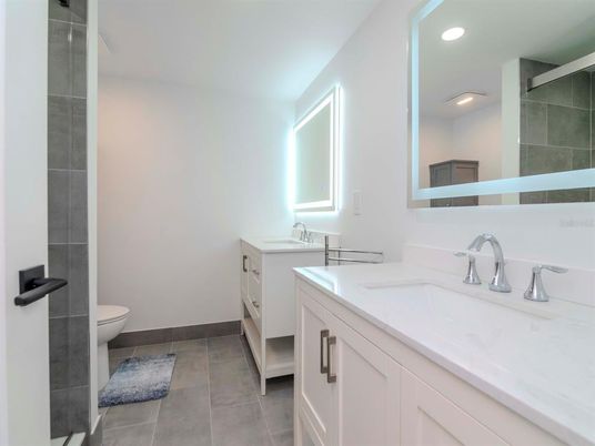 Bathroom, Dual Sink Vanities, Interior, Recessed Lighting