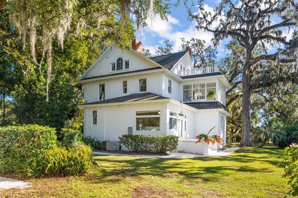 Backyard, Exterior, Facade, Farmhouse