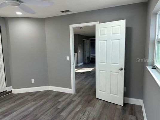 Empty room, Interior, Recessed Lighting, Wood Texture Flooring