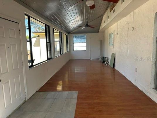 Empty room, Interior, Wooden Ceilings, Wood Texture Flooring