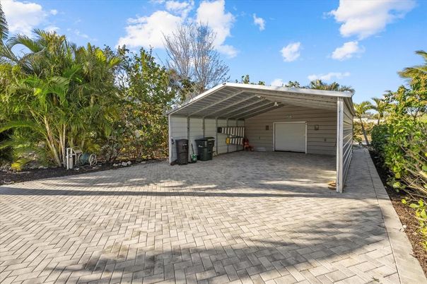 Detached Garage, Exterior