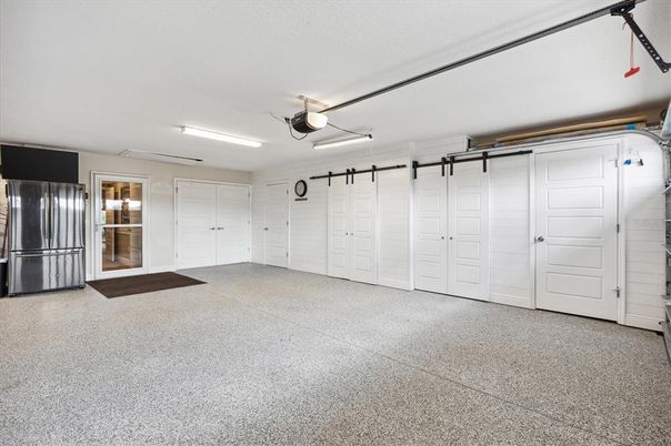 Garage, Interior