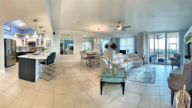 Chandelier, Dining room, Interior, Kitchen, Living room, Pendant Lights, Stainless Steel Appliances
