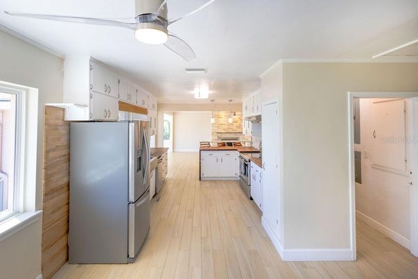 Interior, Kitchen, Pendant Lights, Wood Texture Flooring