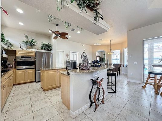 Dining room, Interior, Kitchen, Recessed Lighting, Stainless Steel Appliances