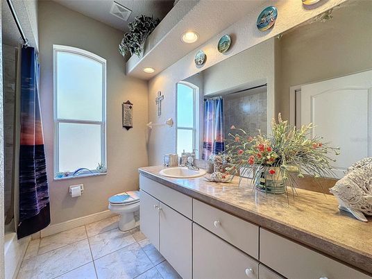 Bathroom, Dual Sink Vanities, Interior, Recessed Lighting