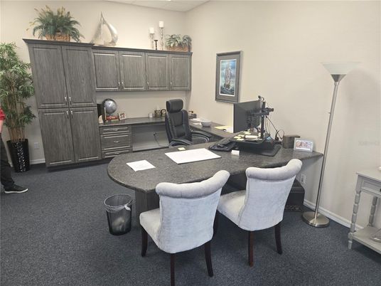 Home Office, Interior